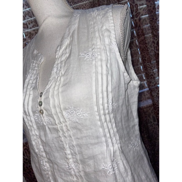 Women’s White Saint Tropez West Tank Top 🤍 - Picture 9 of 17